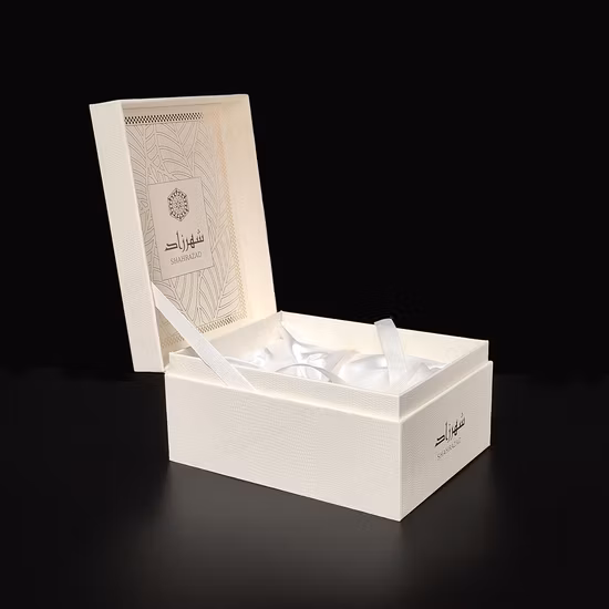 Custom Cardboard Magnetic Closure Foldable Packing Gift Box with Printed Logo